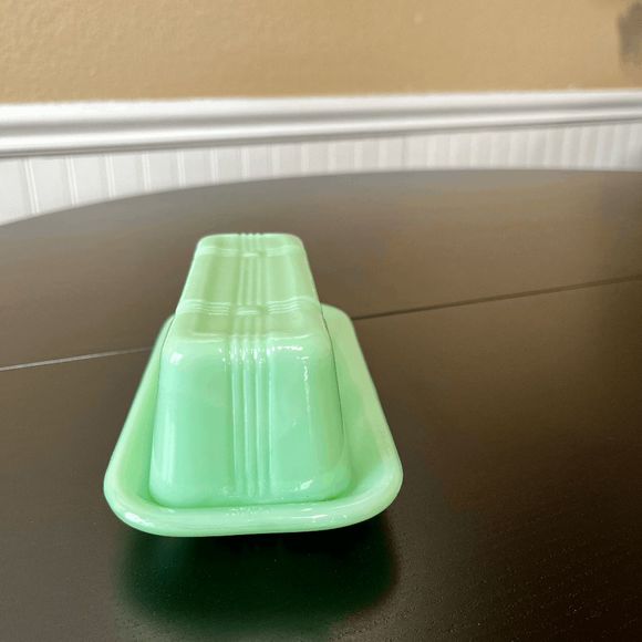 Jadeite Depression Style Glass "Everybody Loves Bunny Enriched Bread" Company - Picture 2 of 5